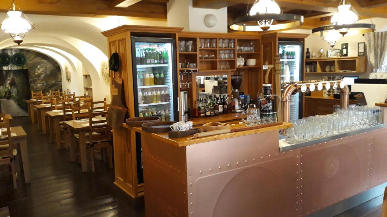 Hotel Strelnice Teplice nad Metuji Ngoại thất bức ảnh