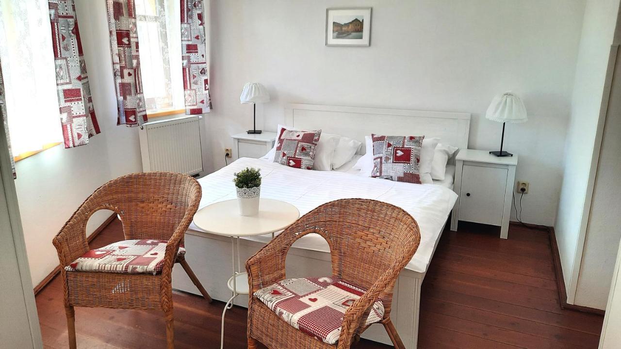 Hotel Strelnice Teplice nad Metuji Ngoại thất bức ảnh