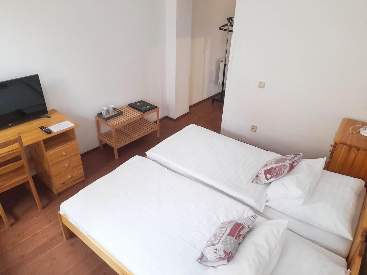 Hotel Strelnice Teplice nad Metuji Ngoại thất bức ảnh