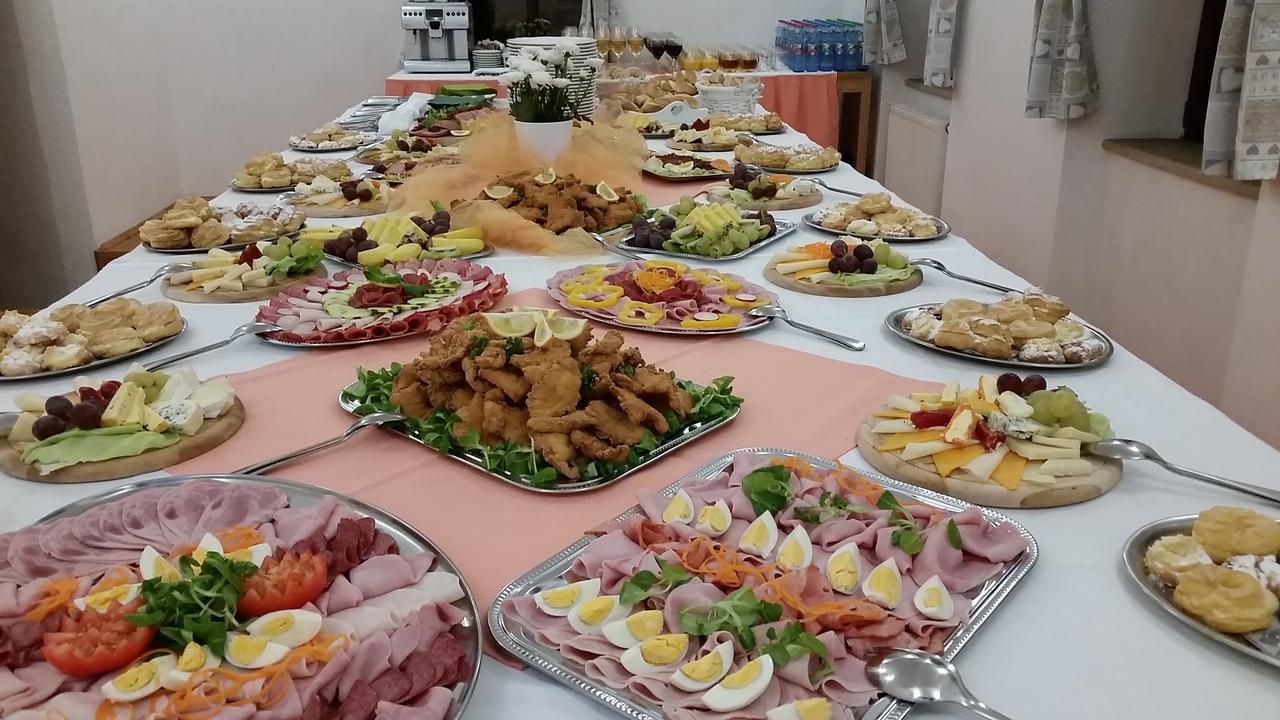 Hotel Strelnice Teplice nad Metuji Ngoại thất bức ảnh