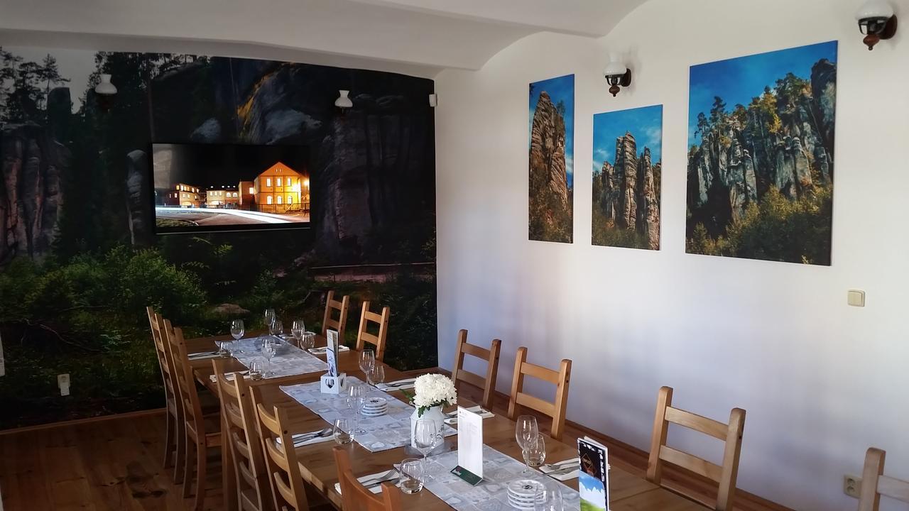 Hotel Strelnice Teplice nad Metuji Ngoại thất bức ảnh