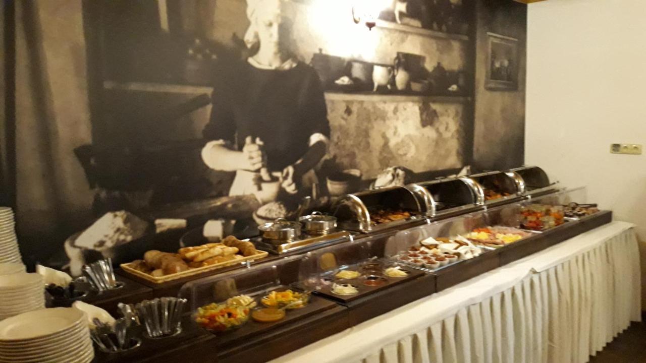 Hotel Strelnice Teplice nad Metuji Ngoại thất bức ảnh